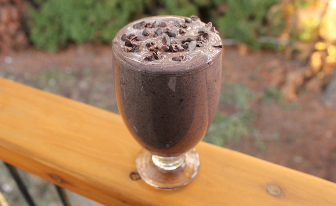 Chocolate Maca Berry Smoothie