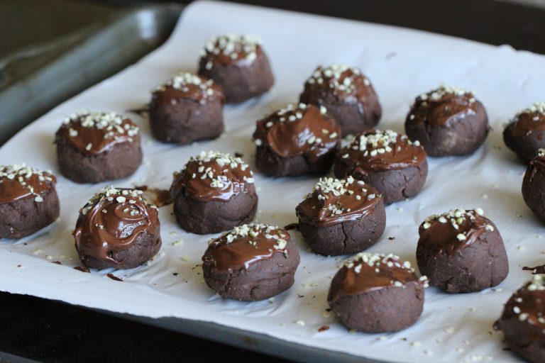 Vegan protein chocolate treats